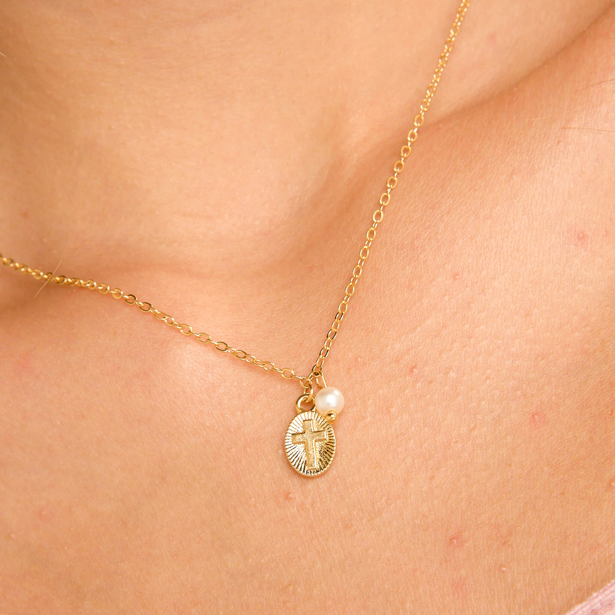 Cadena Cruz Perla Con Significado