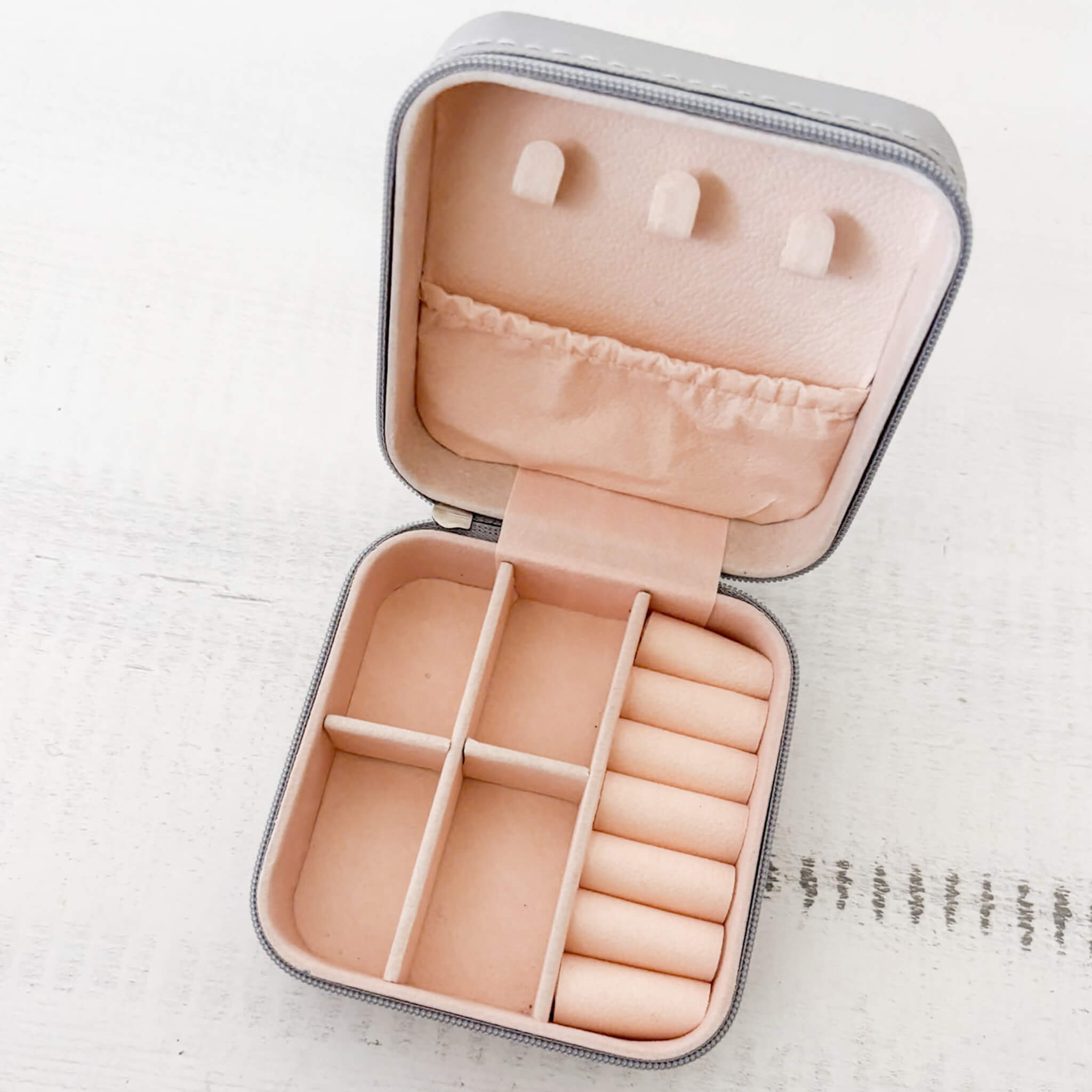 Joyero Organizador De Viaje Mini Gris Cuadrado