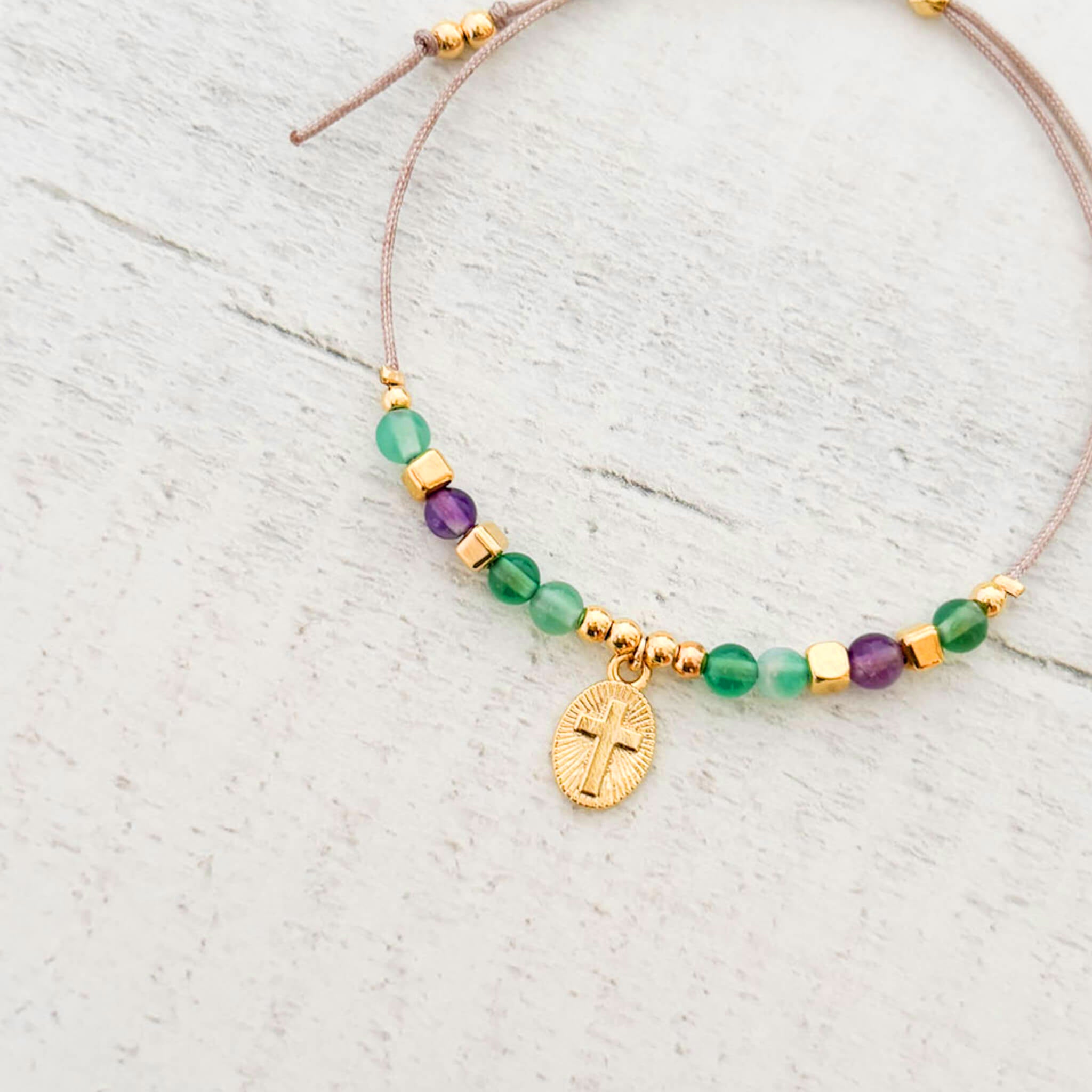 Pulsera Cruz Piedras Hilo Gris Con Significado