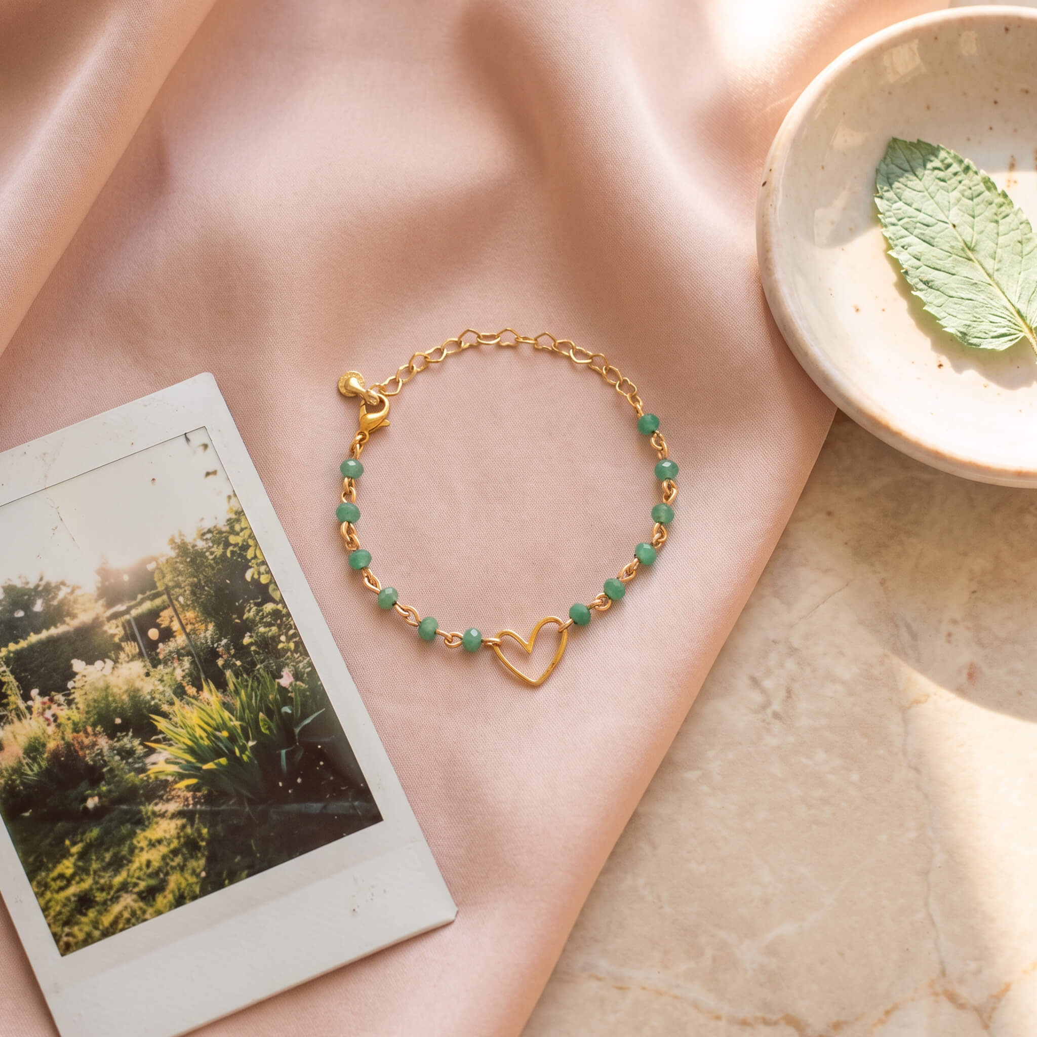 Pulsera Corazón con Muranos Verdes y Broche