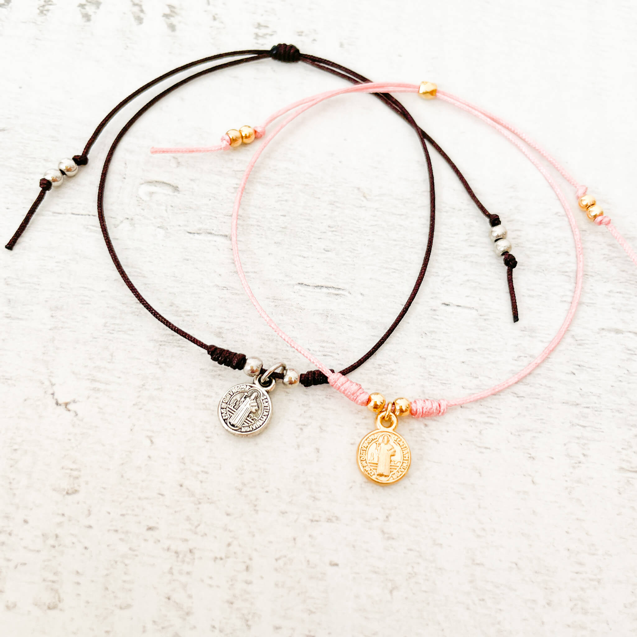 Pulsera Parejas San Benito Hilo Rosado Café