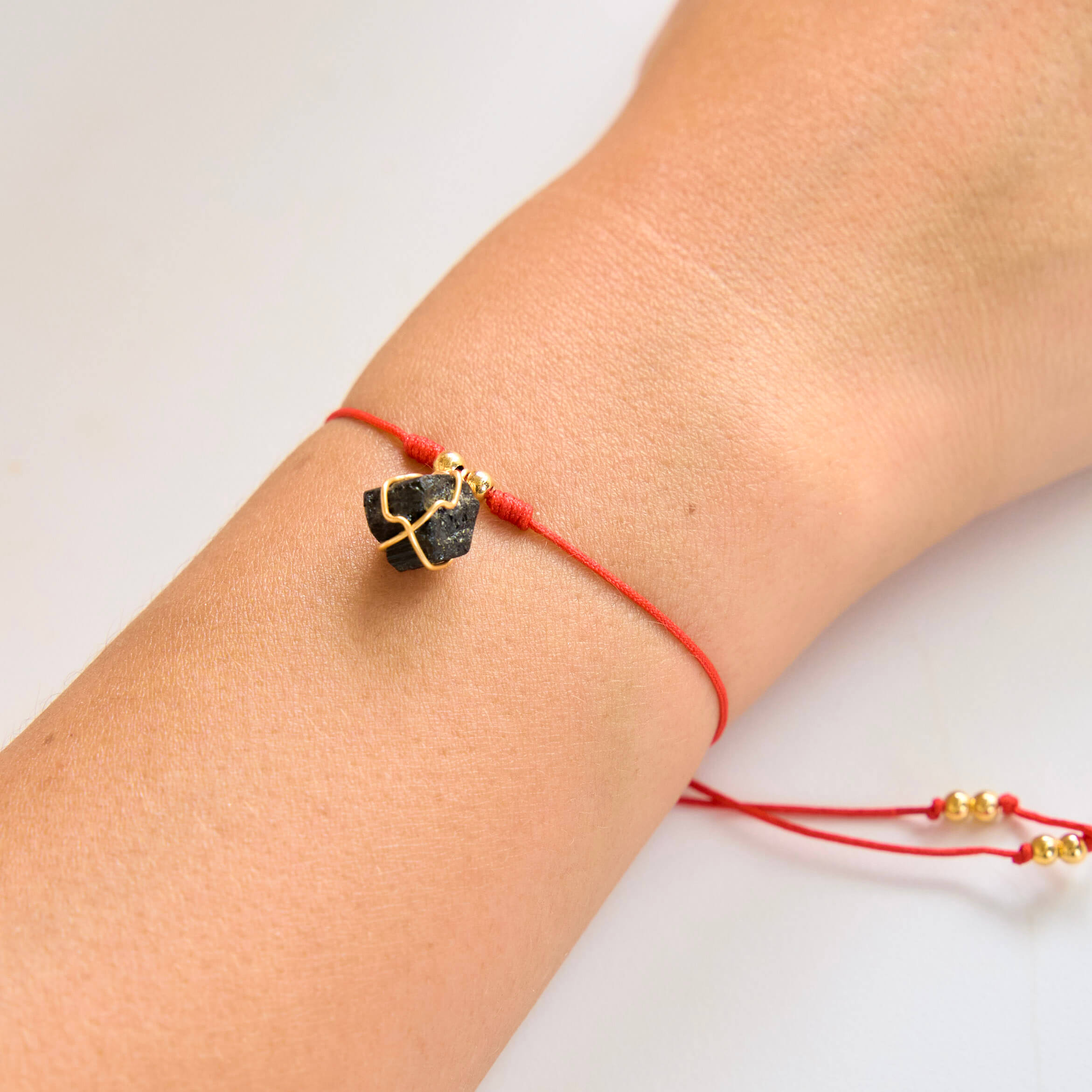 Pulsera Turmalina Negra Hilo Rojo