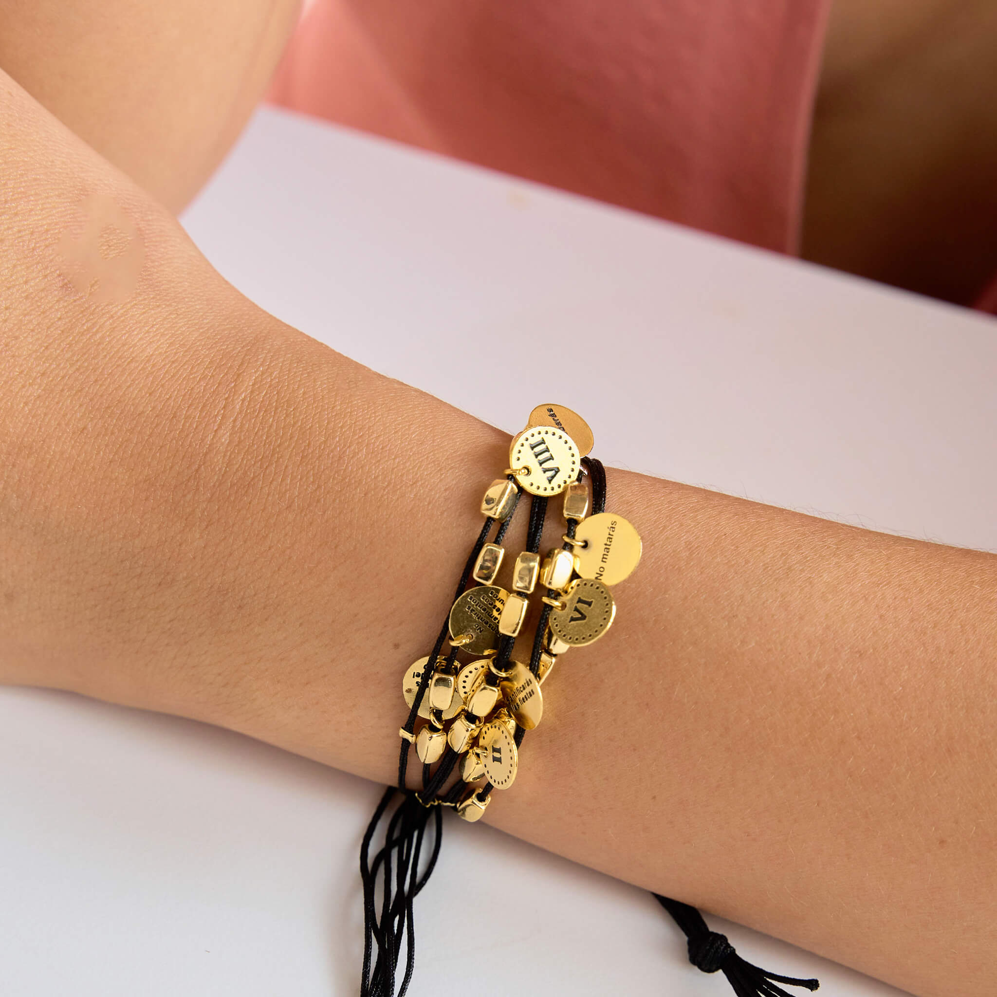 Pulsera 10 Mandamientos Hilo Negro Con Significado