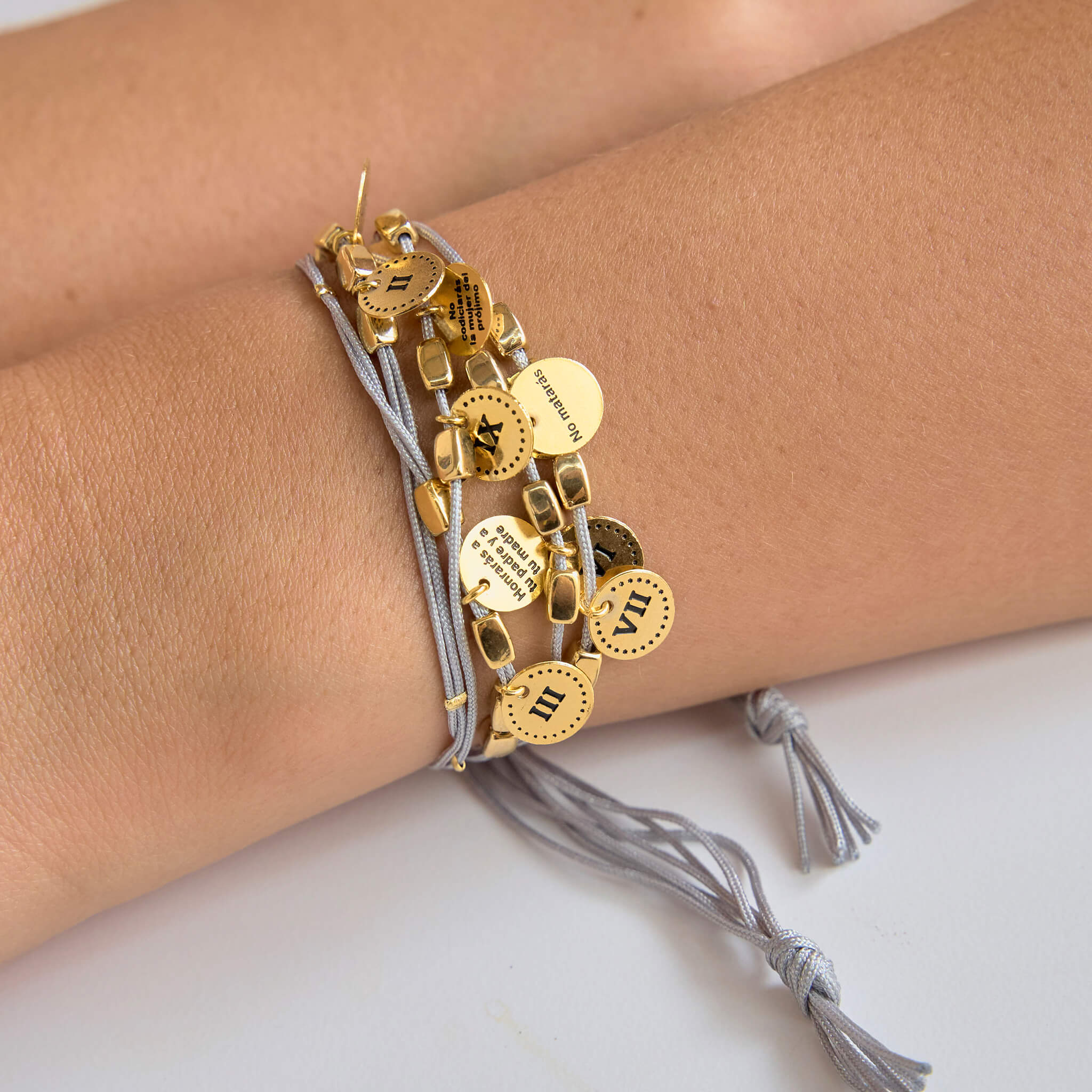 Pulsera 10 Mandamientos Hilo Gris Con Significado