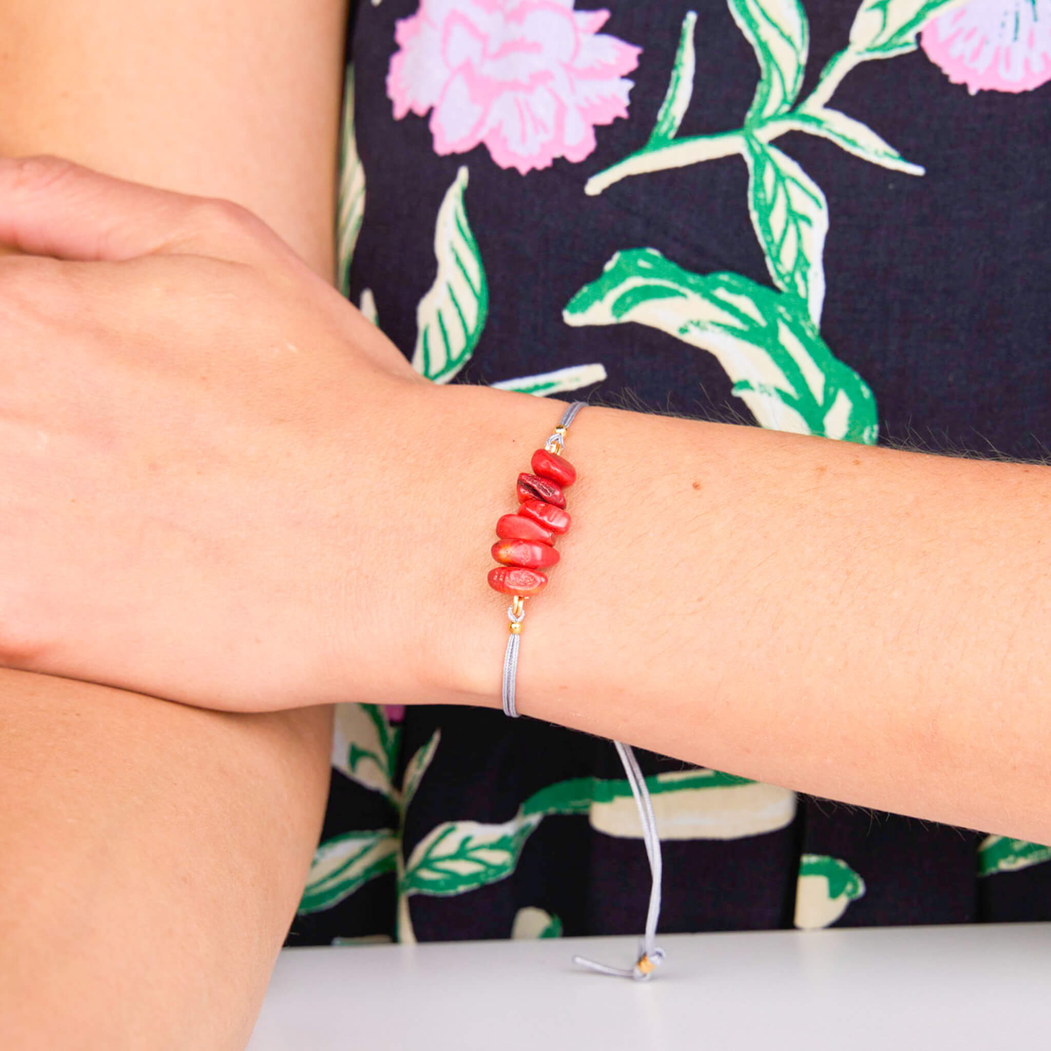 Pulsera Coral Rojo Piedra Natural Hilo Gris