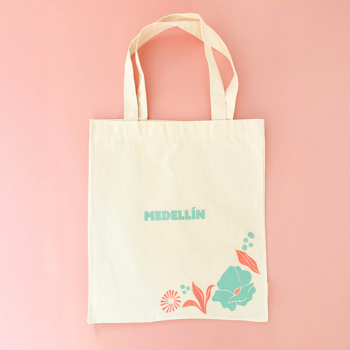 Tote Eco Bag “Flores con Encanto” – Edición Medellín