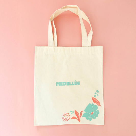 Tote Eco Bag “Flores con Encanto” – Edición Medellín