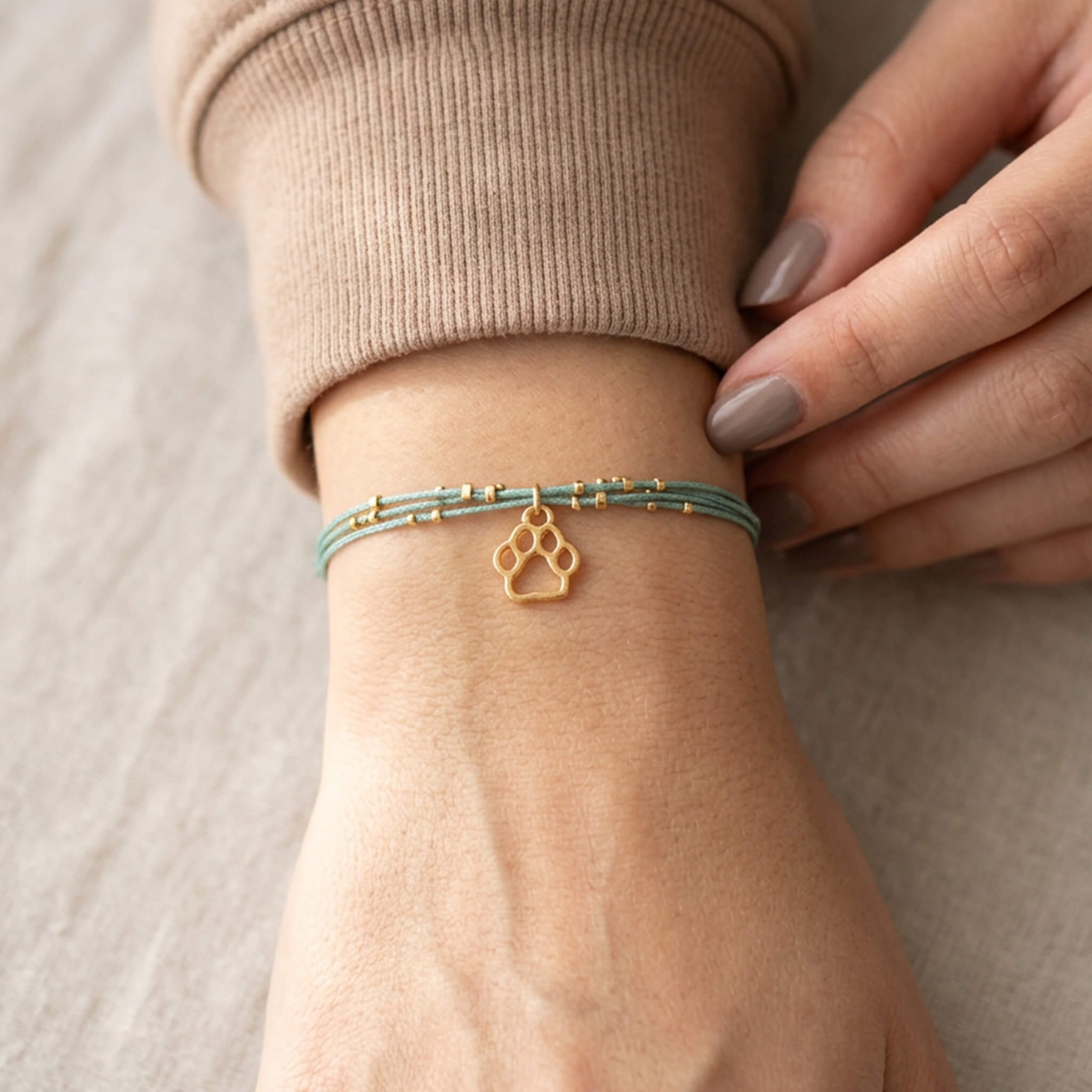 Pulsera Huella Mascota de 4 Hilos Verde Ajustable