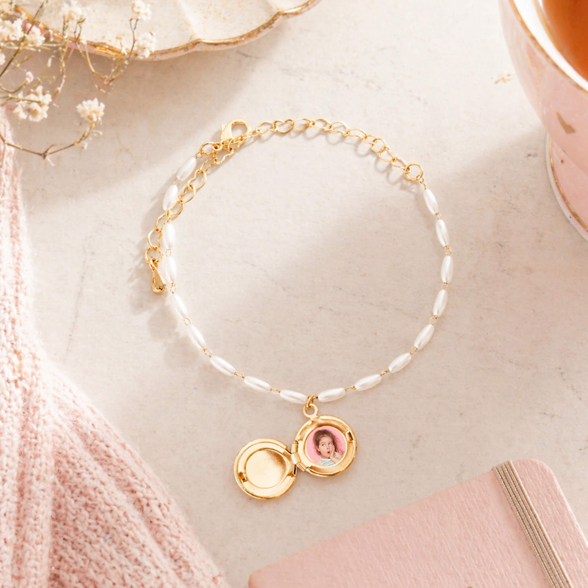 Pulsera Relicario Redondo Mini Liso con Perlas